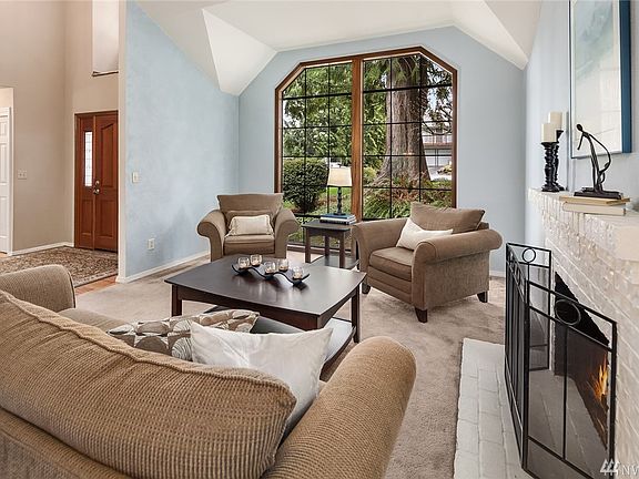 5th image of 445 Kalmia Pl NW