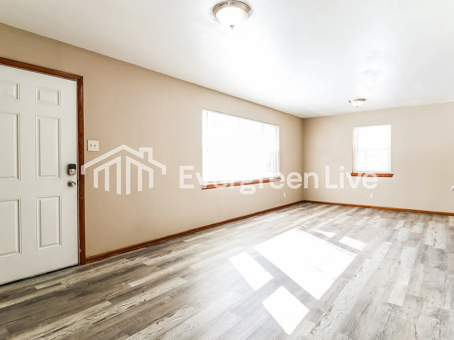 3 bed, 2.0 bath, 1378 sqft, $1,195 — Photo 2