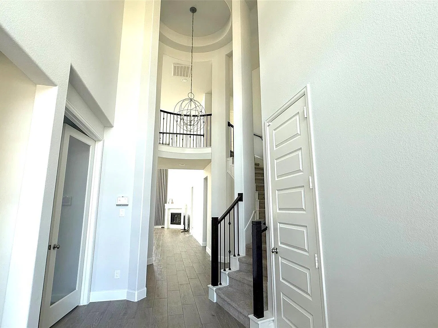 4 bed, 3.5 bath, 3477 sqft, $4,290 — Photo 4