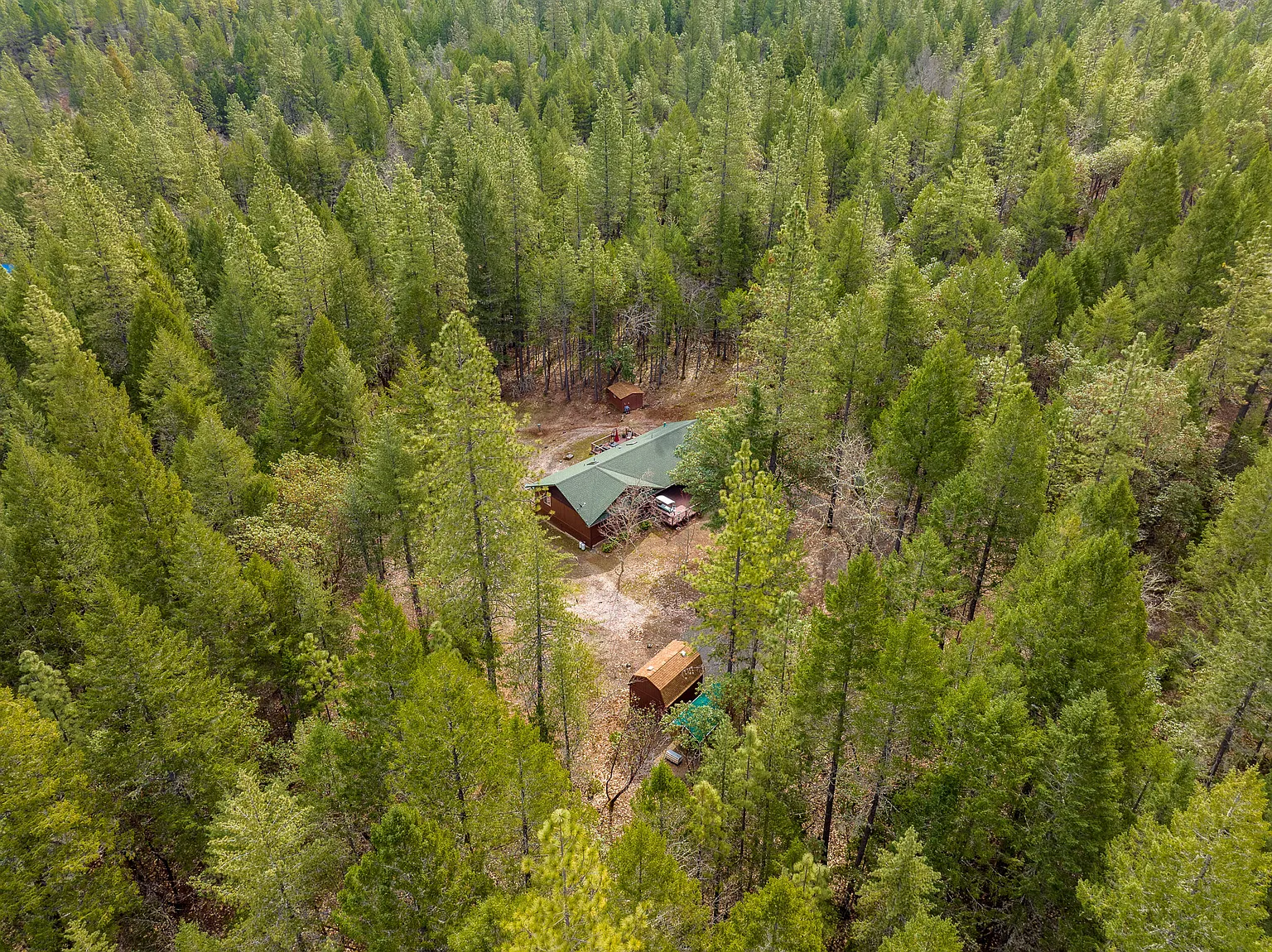 595 Leavitt Ln photo 1