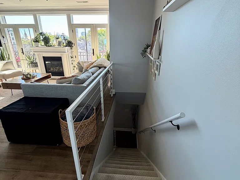 1515 N Van Buren St #403 — Photo 7