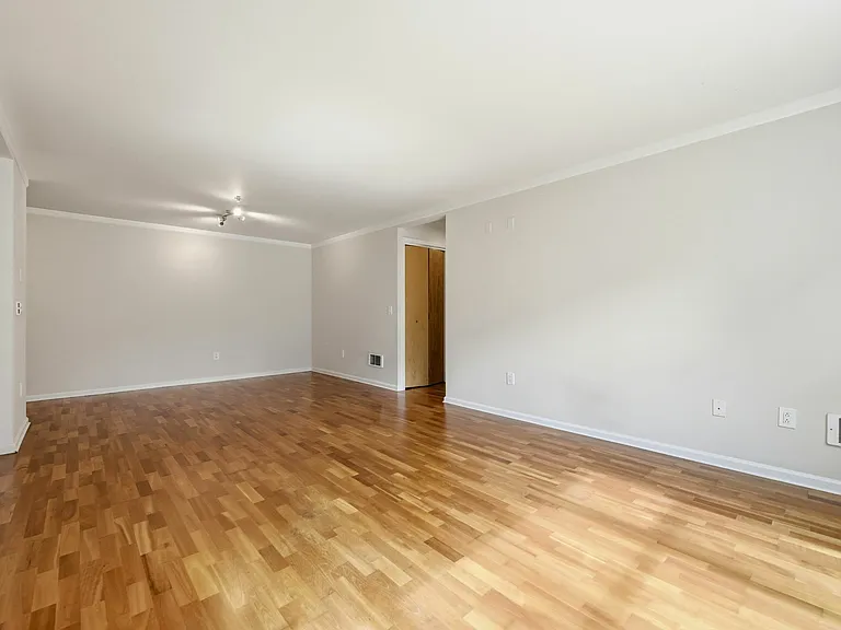 2001 McAllister St #145 — Photo 4