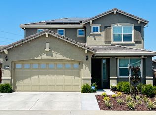 8242 Loyal Dr, Sacramento, CA 95829