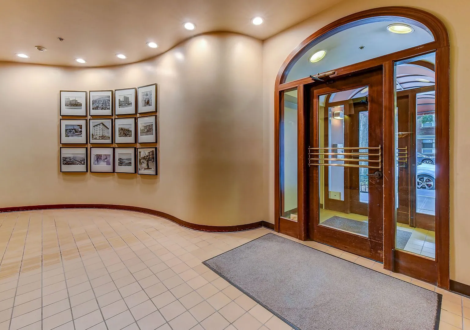 1 bed, 1 bath condo with Parking includes W/S/G! — Photo 3