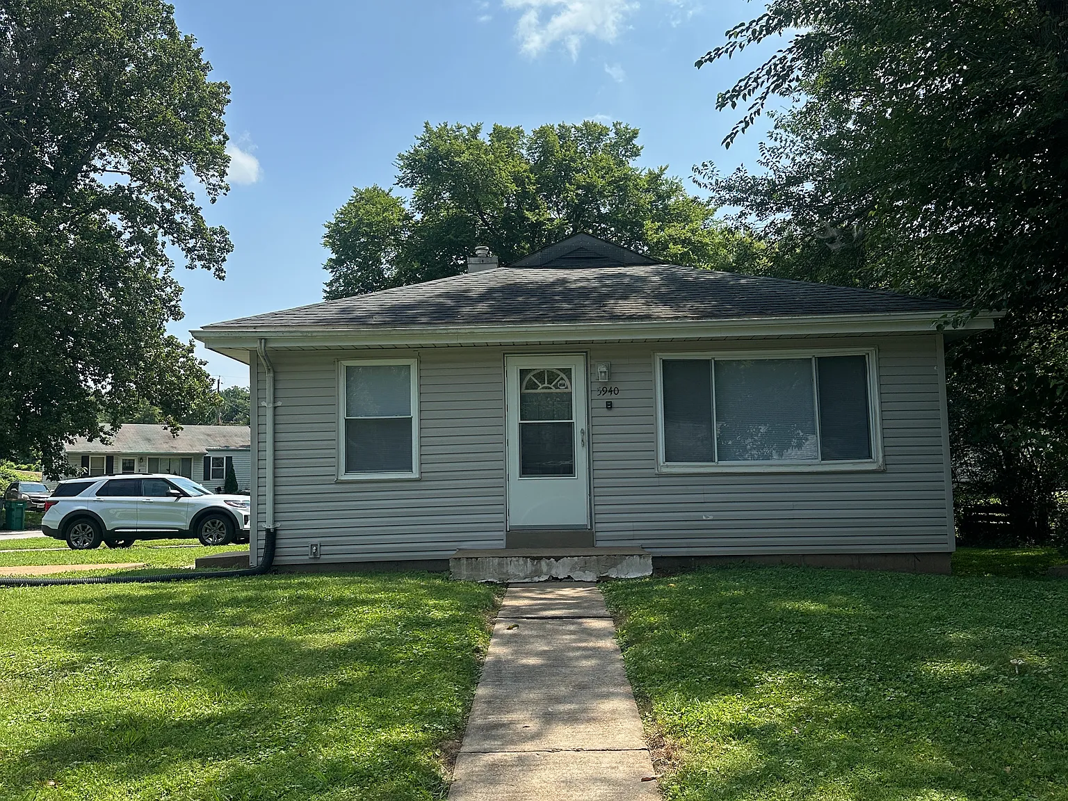 3 bed, 864 sqft, $1,250 — Photo 1