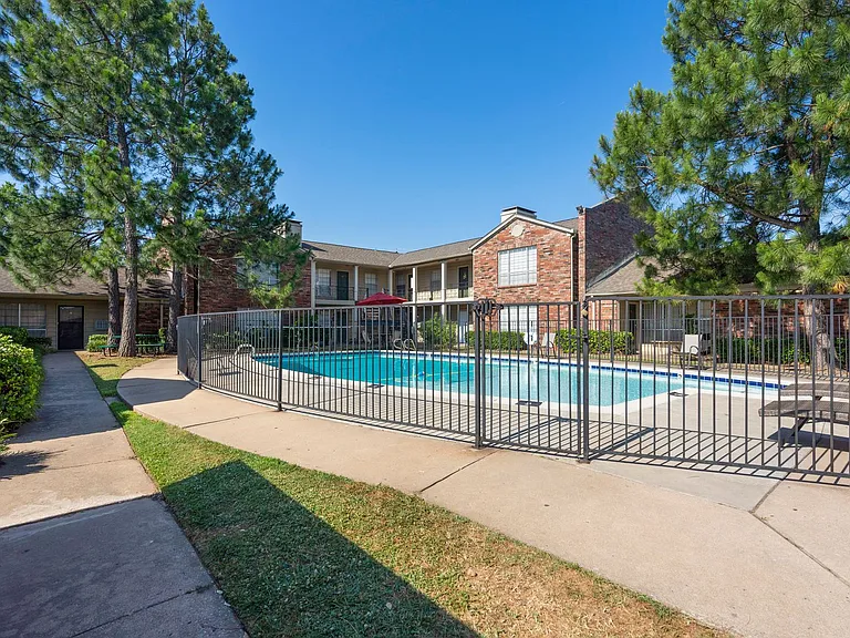 Park Villas Apartments — Photo 37
