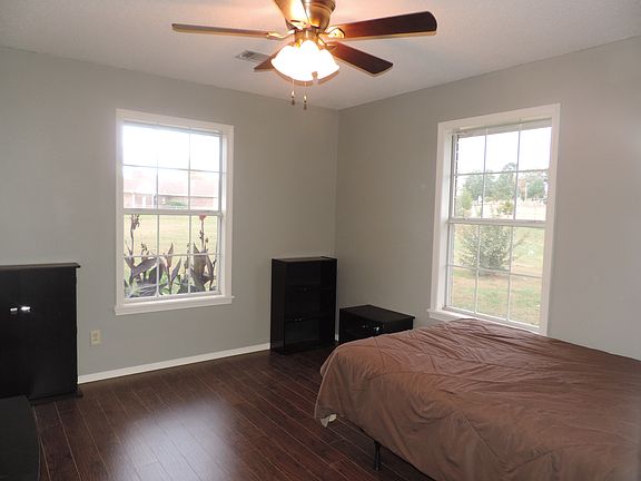 4th image of 4822 Crow Ln
