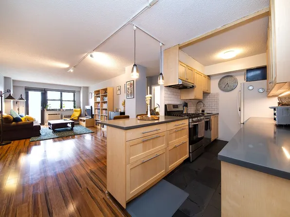 39-60 54th St #3F, Queens, NY 11377