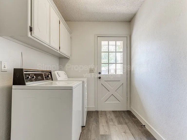 7712 NW 101st St — Photo 30