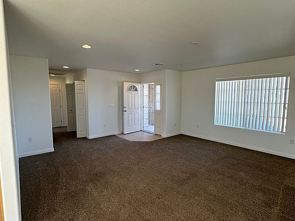 5th image of 58285 Caliente St