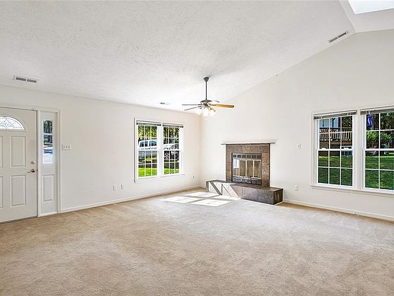 5th image of 4962 Newross Ct