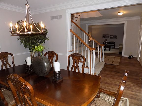 3rd image of 124 Worthington Oaks Dr