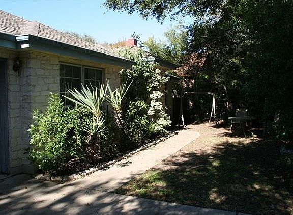3rd image of 1104 Twin Creek Dr