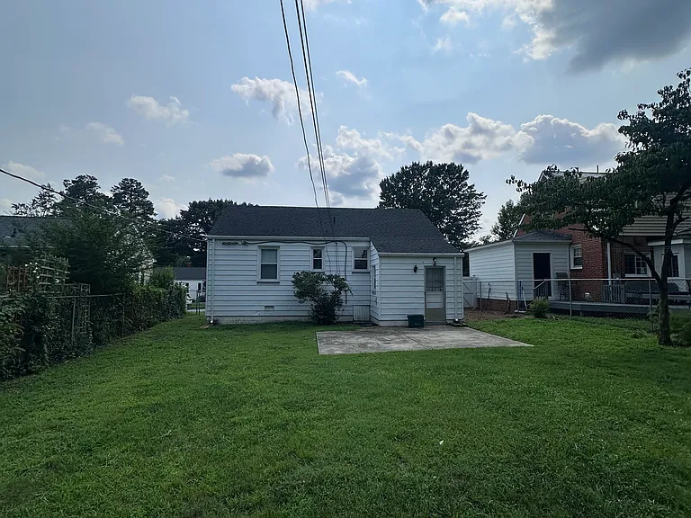 6810 Kensington Ave — Photo 2