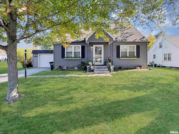 414 S Menard St, Metamora, IL 61548