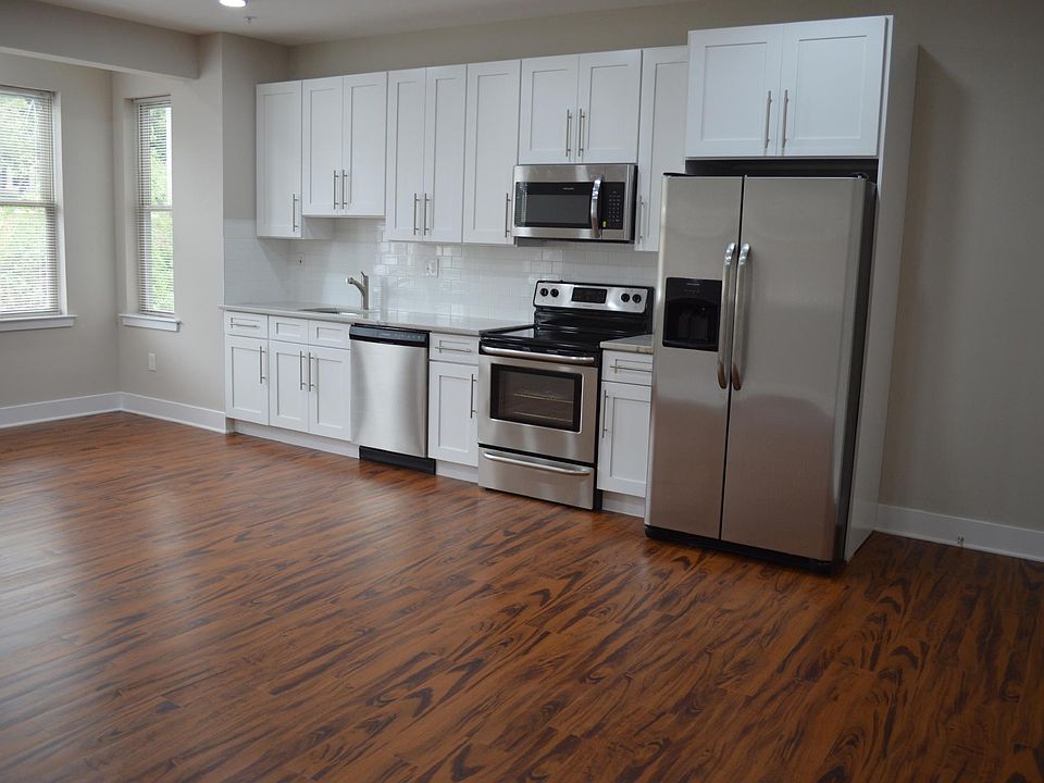 1st image of 549 E Armstrong St #201