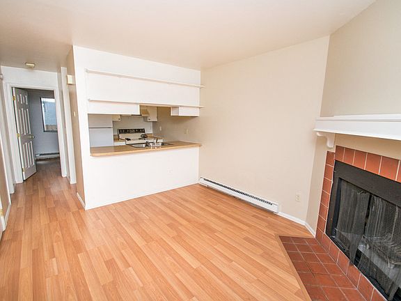 2238 Canyon #2 Kitchen