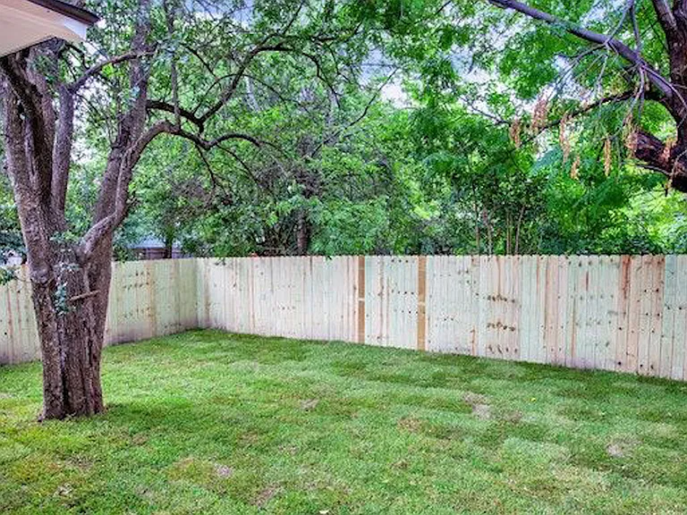 618 E Evergreen St — Photo 16