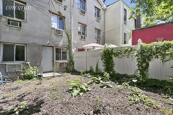 Rented by Dalston Management | media 13