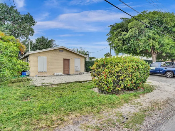 520 NE 43rd Street, Oakland Park, FL 33334