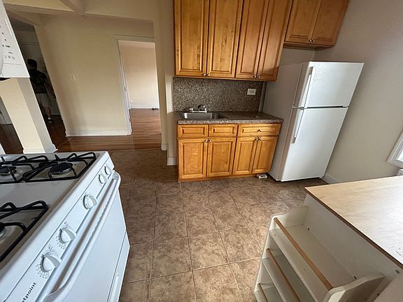 4th image of 144-20 41st Ave #610