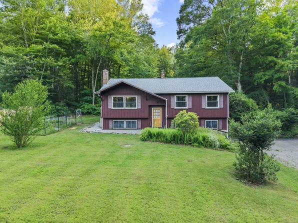 9 Philip Lane, Ledyard, CT 06339