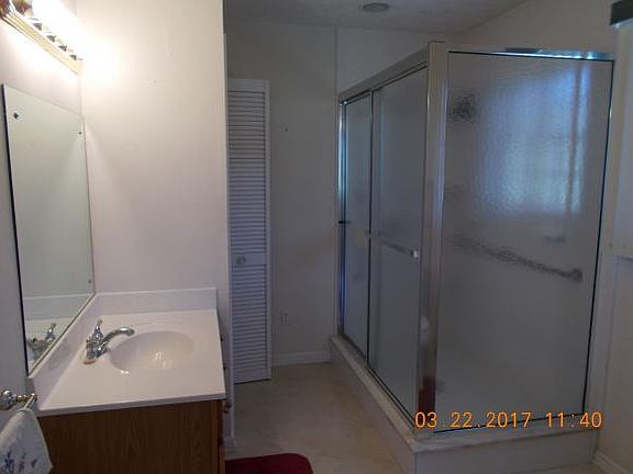 4th image of 205 Richardson Dr