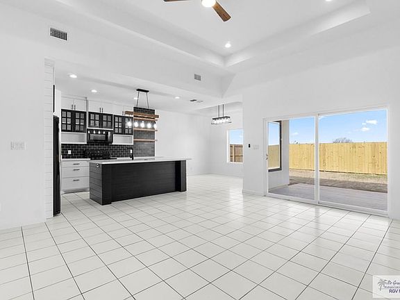 5th image of 420 Valle Alto Dr