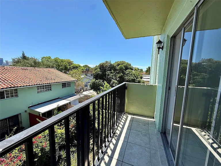 1530 SW 2nd St #304 — Photo 21