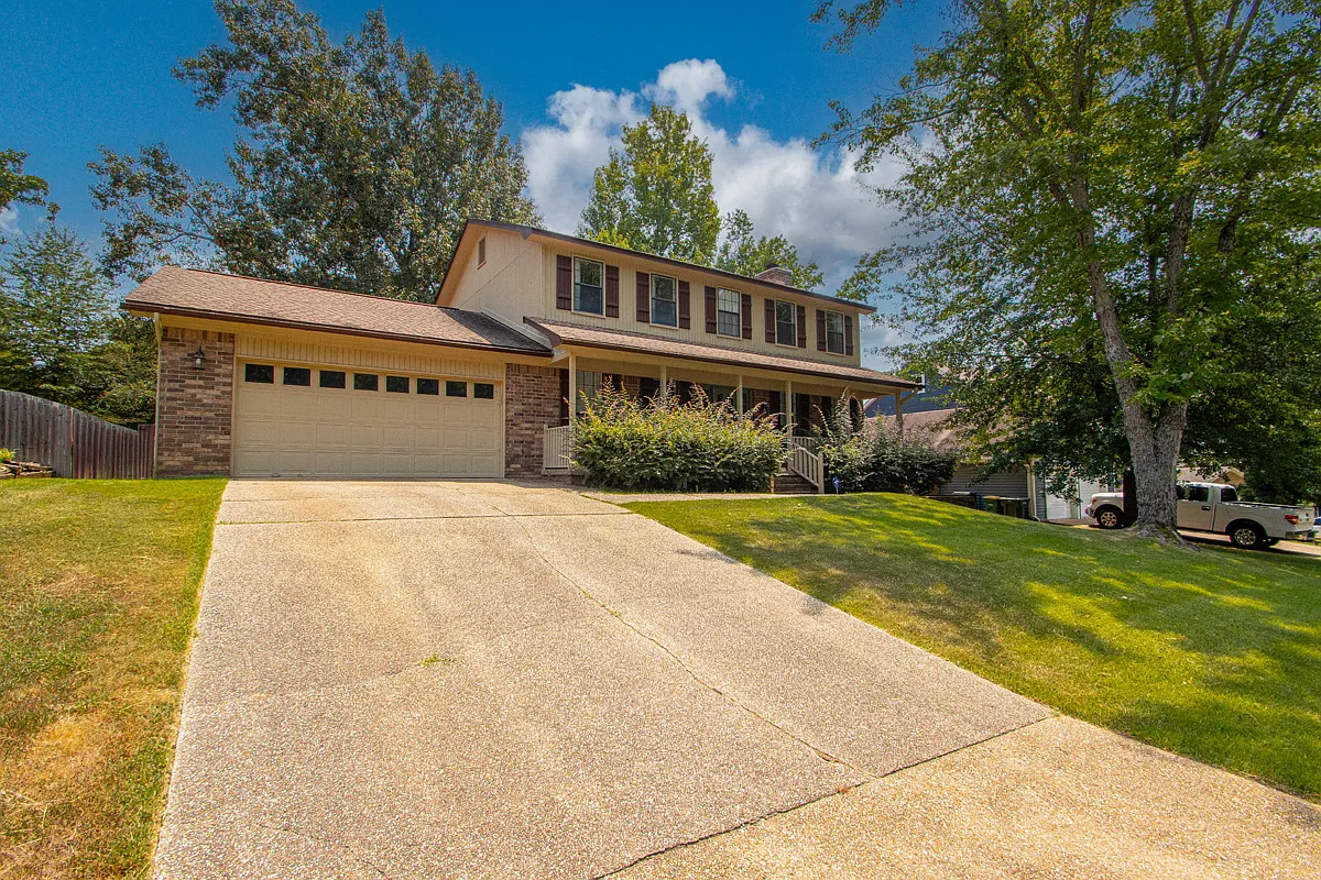 4 bed, 2109 sqft, $2,500 — Photo 3