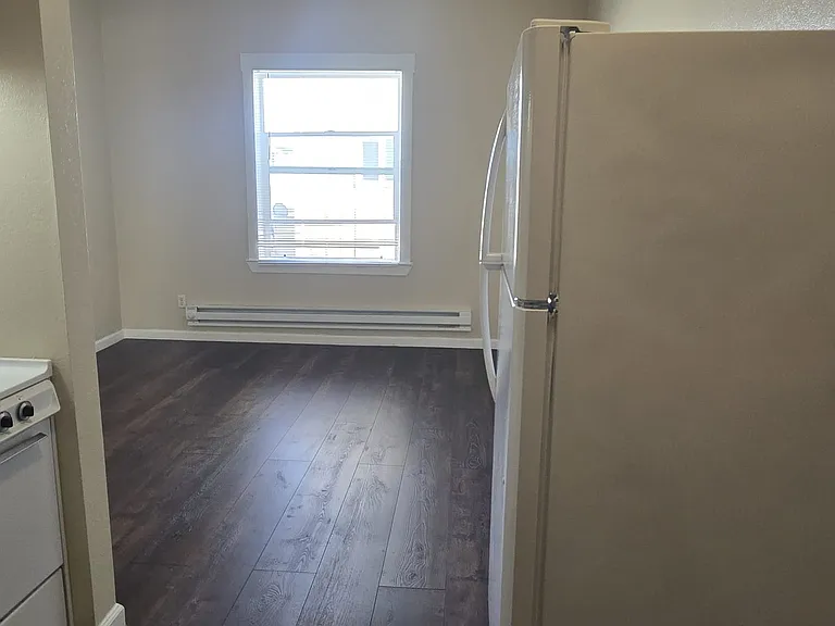 2070 University Avenue — Photo 29