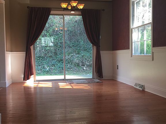 Sliding glass door off DR