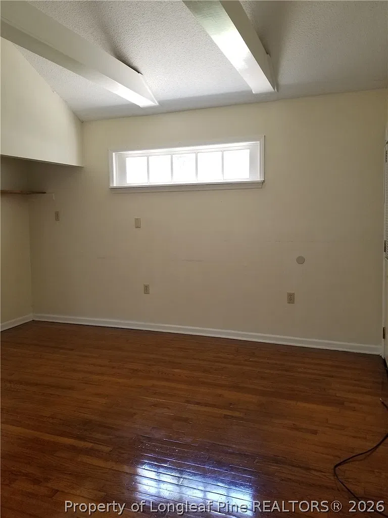 3 bed, 1.5 bath, $875 — Photo 2