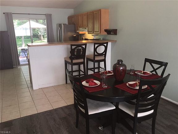 3rd image of 8822 Holly Ln #44