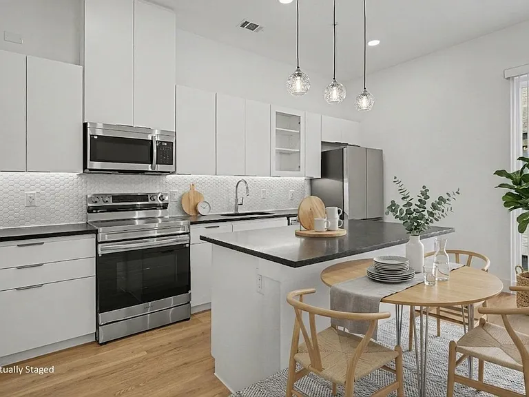 2217 N Fitzhugh Ave #202 — Photo 15