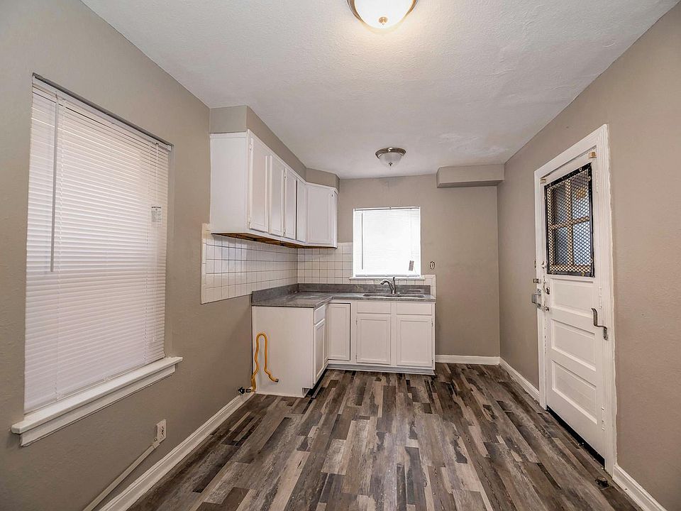 2nd image of 2134 E 81st St