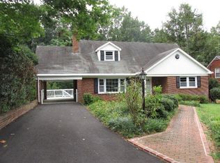 305 Oakdale St, Martinsville, VA 24112