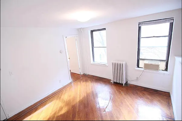 Rented by Green Line Realty | media 10