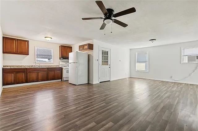 3 bed, 1.0 bath, 1043 sqft, $1,700 — Photo 3