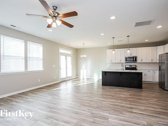 4th image of 93 Caxton Ct
