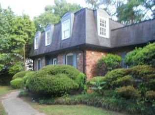 9795 La View Cir, Roswell, GA 30075