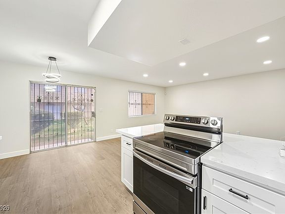 5th image of 5248 Greene Ln APT B