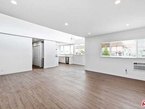 5th image of 1117 S Bronson Ave APT 7