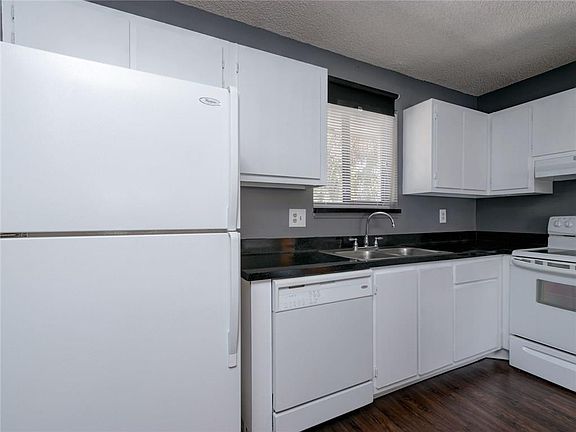 5th image of 9515 SW 1st Court #9515