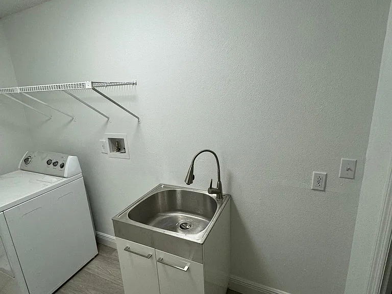 6553 Hidden Beach Cir — Photo 23