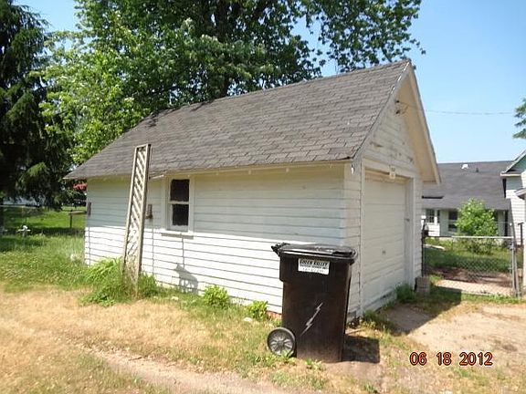 3rd image of 171 N Main St