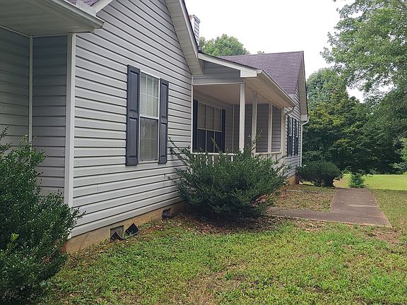 4th image of 403 Victoria Place Dr