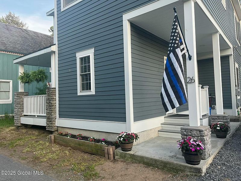 3rd image of 26 Albany Avenue