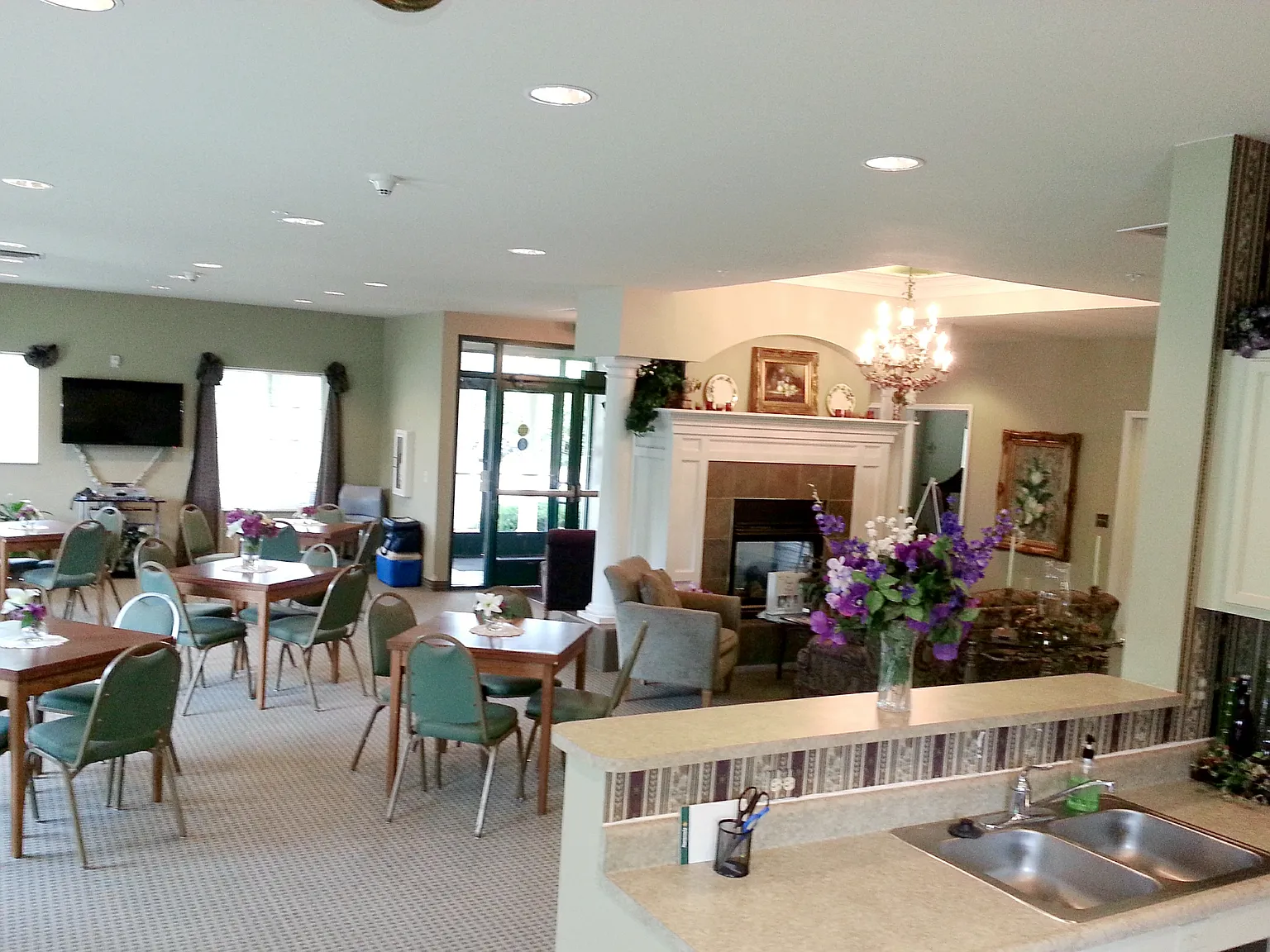 Meridian Stratford Place Senior 55+ Apartments — Photo 3