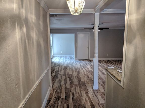 3rd image of 2417 Maple Leaf Dr
